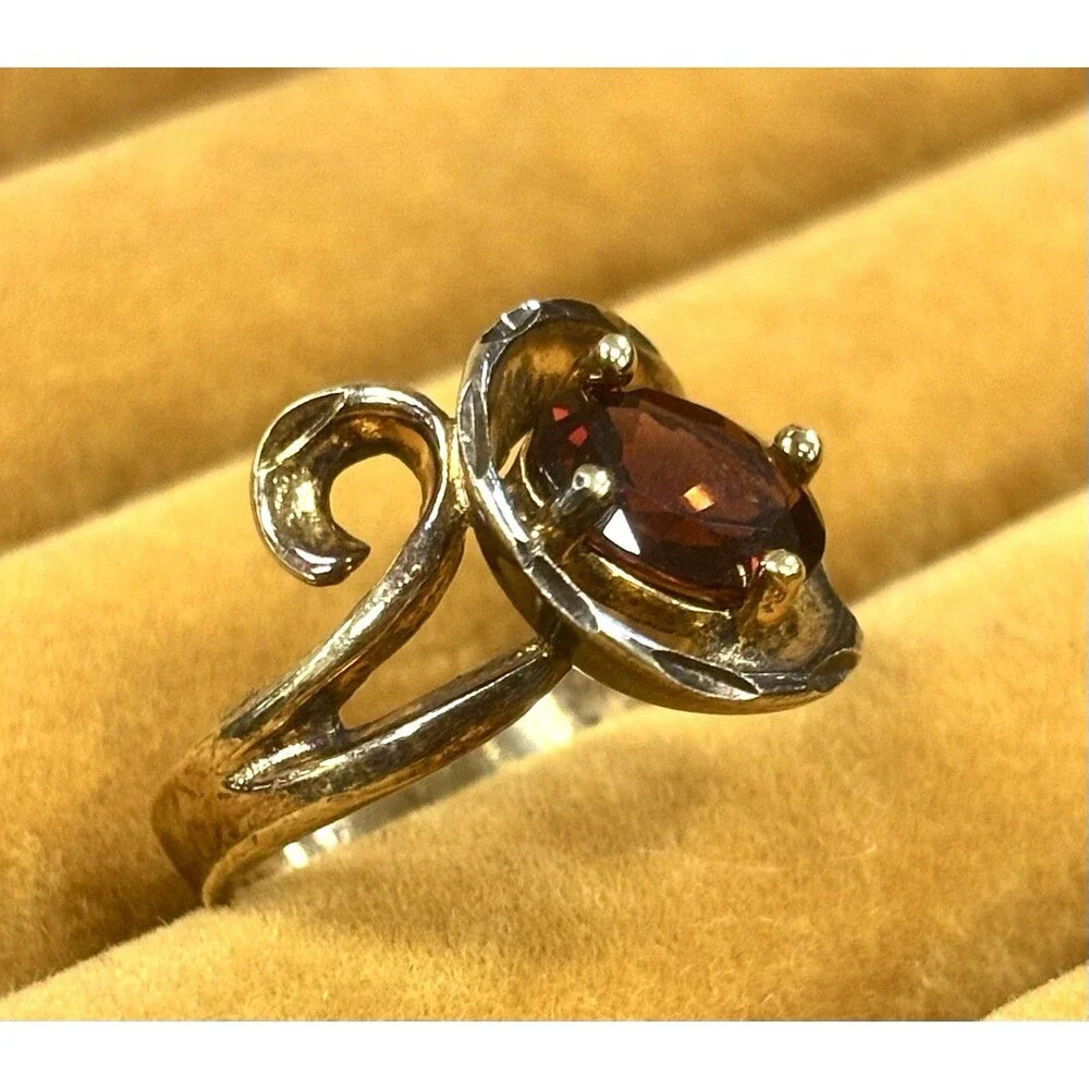 Vintage UTC Sterling Silver Gold Tone Garnet Ring Size 8 Abstract Swirl 925